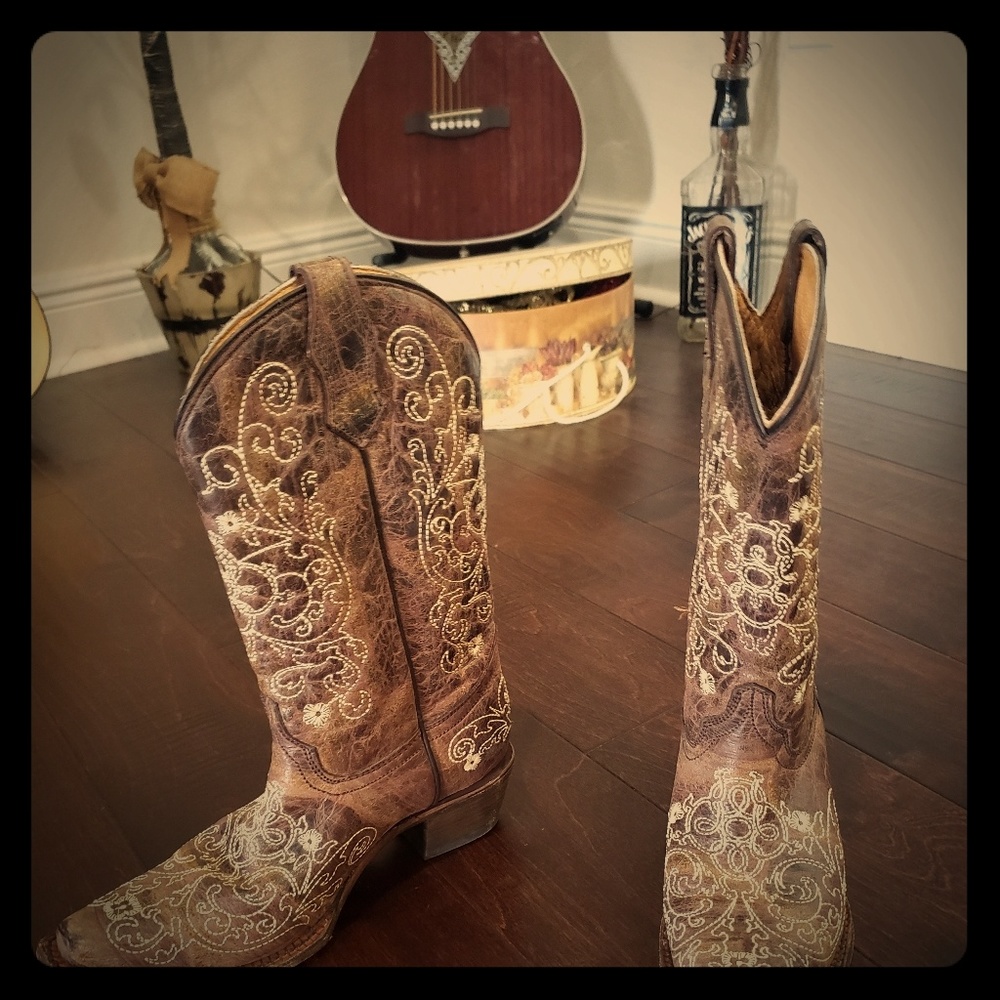 Corral boots